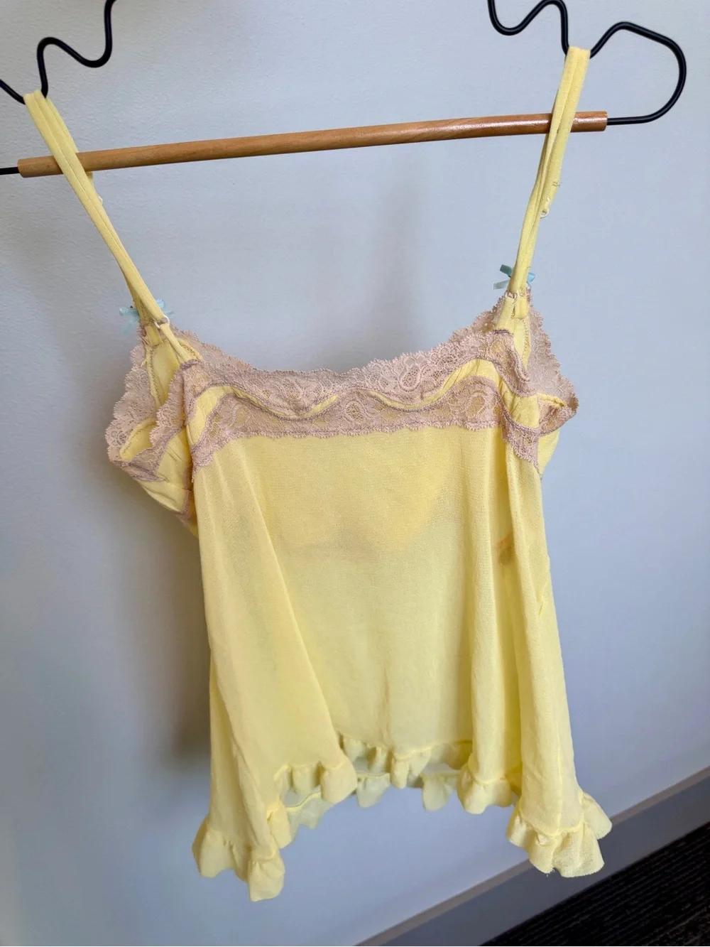 Victoria’s Secret Angels Butter Yellow Lace Cami Top Size M Coquette Y2K